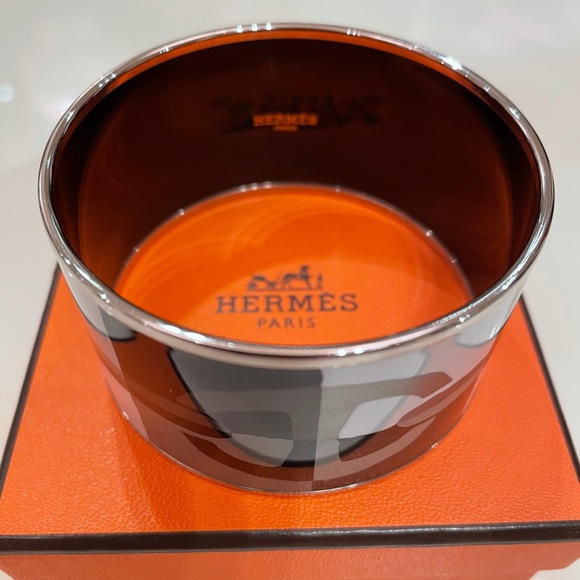 Hermès Enamel Extra Wide Cuff Bracelet - Picture 4 of 7